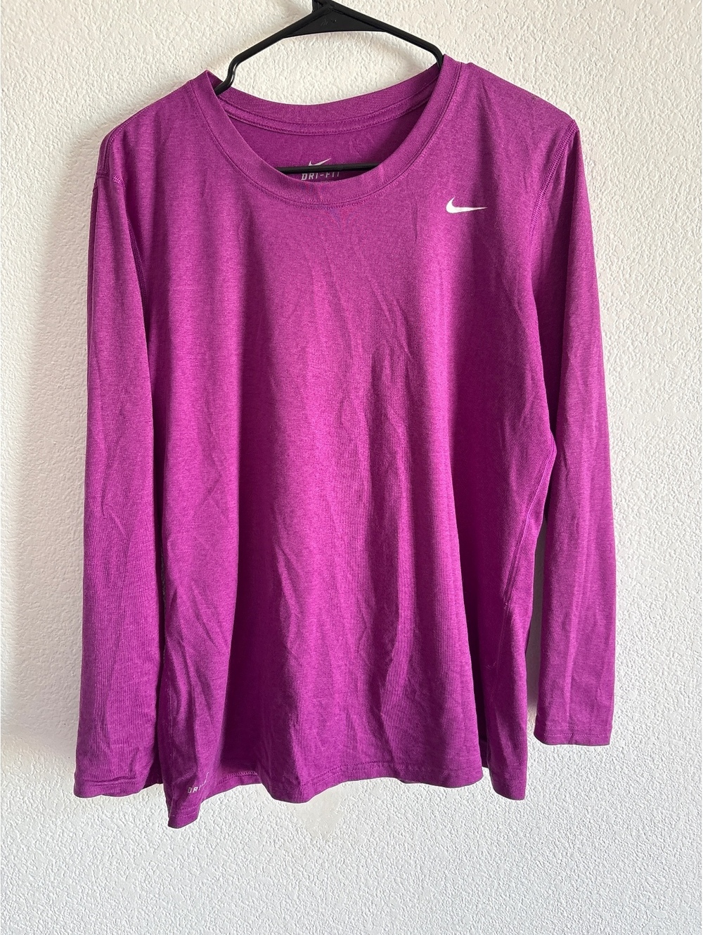 Nike Dri-FIT Long Sleeve Purple Athletic Shirt Size Large